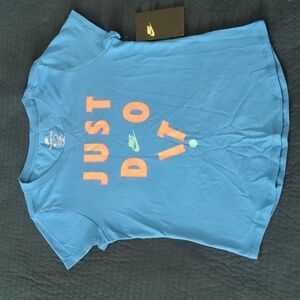 Nike Girls Medium Athletic Cut Just Do It Lightweight Shirt Blue NWT